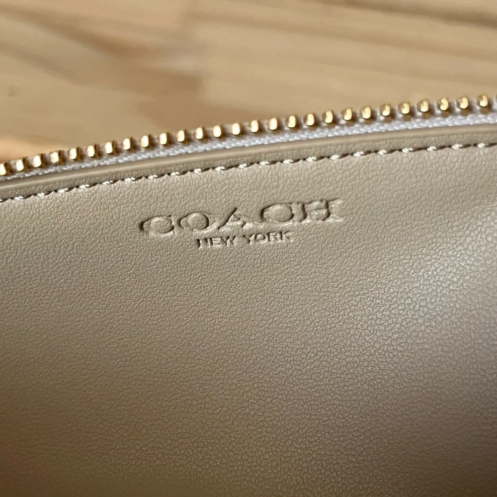 Coach Coach Pencil Case With Strawberry Print🎈🎈 - Picture 7 of 10